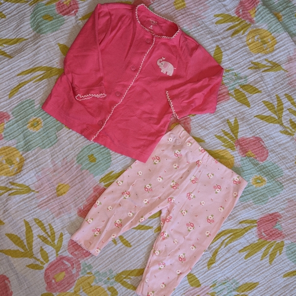 Other - Baby girls ❤️ outfit  size 6 mos by Carter's.